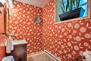 Interior - Dog-friendly Home Near Crystal Mtn & Outdoor Rec! (Interlochen)