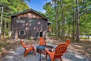 Interior - Dog-friendly Home Near Crystal Mtn & Outdoor Rec! (Interlochen)