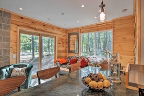 Interior - Dog-friendly Home Near Crystal Mtn & Outdoor Rec! (Interlochen)