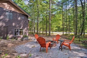 Interior - Dog-friendly Home Near Crystal Mtn & Outdoor Rec! (Interlochen)