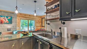 House (2 Bedrooms) | Private kitchen | Microwave, oven, stovetop, dishwasher