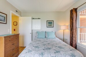 Apartment (2 Bedrooms) | Interior - Largo Condo < 3 Mi to Indian Rocks Beach! (Largo)