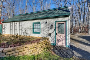 Interior - Guilford Carriage House at Granite Lodge! (Guilford)