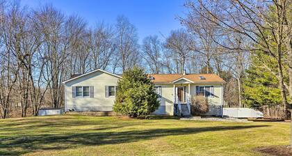 New Paltz Apt - 11 Mi to Poughkeepsie!