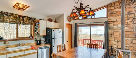 House (3 Bedrooms) | Interior