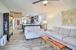 Interior - 'La Casa Linda' - Litchfield Park Townhome! (Litchfield Park)