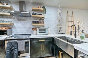 Interior - 'La Casa Linda' - Litchfield Park Townhome! (Litchfield Park)