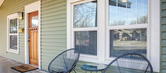 Chic Lawton Home, 5 Mins to Fort Sill!
