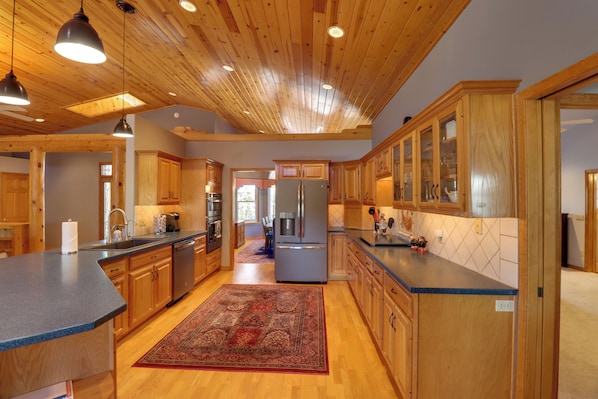 House (3 Bedrooms) | Interior