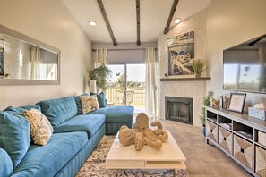 Apartment (2 Bedrooms) | Interior - Golf Course, Mountain Views: Scottsdale Condo! (Scottsdale)