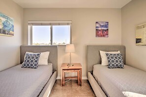 Apartment (2 Bedrooms) | Interior - Golf Course, Mountain Views: Scottsdale Condo! (Scottsdale)