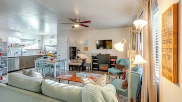 Cottage (2 Bedrooms) | Interior