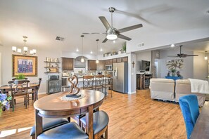 Interior - Patio & Grilling Station: Family Home in Glendale (Glendale)