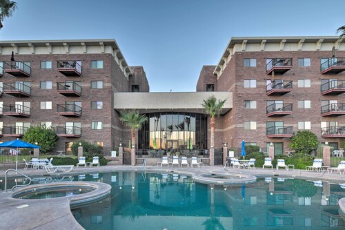 Walk to Golf & Beach: Queens Bay Resort Condo