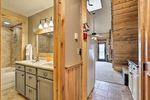 Apartment (0 Bedroom) | Interior - Granby Condo w/ Pool Access, Near Hiking & Skiing! (Granby)