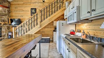 Apartment (0 Bedroom) | Interior