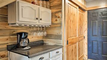 Apartment (0 Bedroom) | Interior