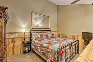 Apartment (0 Bedroom) | Interior - Granby Condo w/ Pool Access, Near Hiking & Skiing! (Granby)