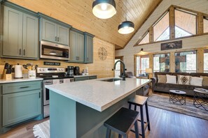 House (2 Bedrooms) | Interior