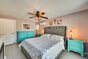 2 habitaciones, espacio para trabajar con laptop y ropa de cama 