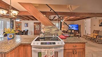 House (3 Bedrooms) | Interior