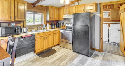 Rogersville Barn Apartment on 27 Acres w/ Pond!