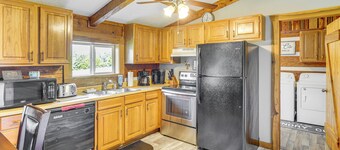 Rogersville Barn Apartment on 27 Acres w/ Pond!