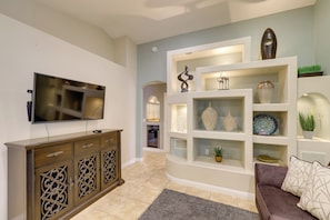 House (3 Bedrooms) | Interior - Golf & Hike: Family Home w/ Patio in Glendale (Glendale)