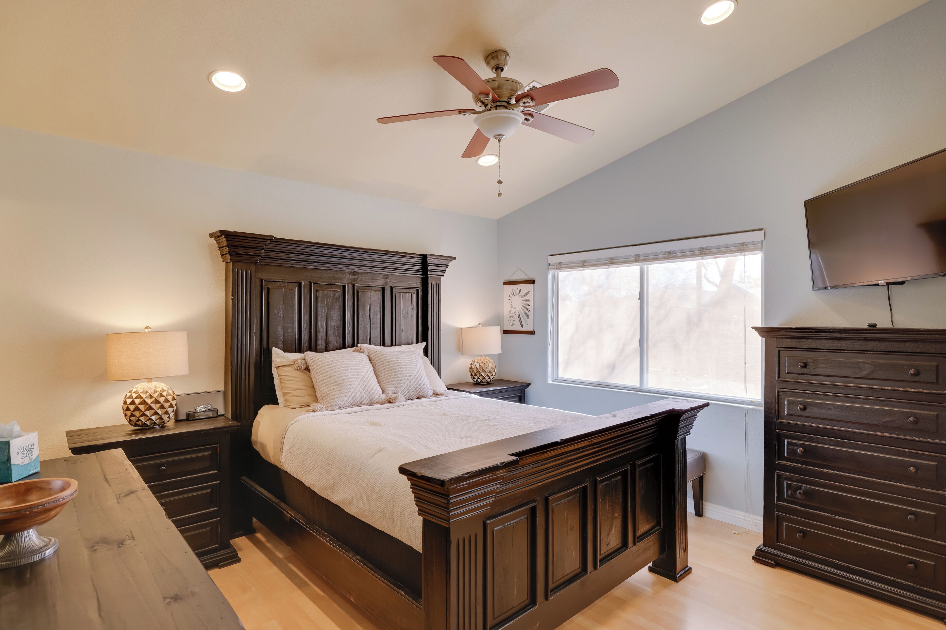 المنشأة من الداخل