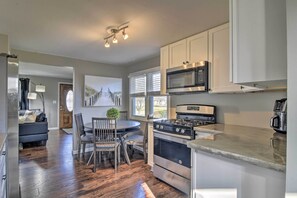 House (3 Bedrooms) | Private kitchen