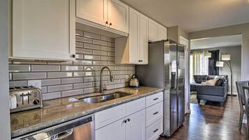 Rumah (3 Bedrooms) | Dapur pribadi | Microwave, oven, kompor, dan mesin pencuci piring