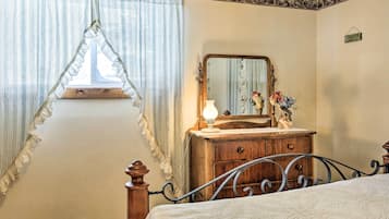 Rumah (1 Bedroom) | 1 kamar tidur, setrika/meja setrika, dan tempat tidur bayi gratis