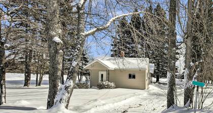 Cozy Chassell House - 10 Mi to Portage Lake!