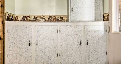 Cozy Chassell House - 10 Mi to Portage Lake!