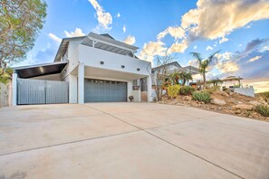 House (2 Bedrooms) | Interior - 11 Mi to Dtwn Phoenix! Mtn-view Retreat w/ Hot Tub (Laveen)