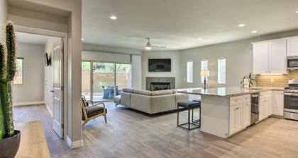 Cozy Cave Creek Townhome w/ Hot Tub Access!