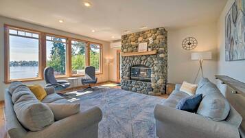 House (5 Bedrooms) | Interior