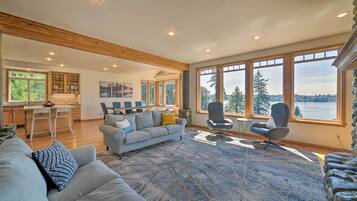 House (5 Bedrooms) | Interior