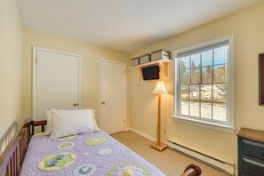 Apartment (2 Bedrooms) | Interior - Homey Windham Condo: Hike & Ski the Catskill Mtns! (Windham)