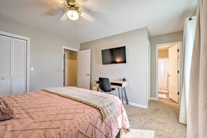 House (3 Bedrooms) | Interior - Oak Island Getaway w/ Yard - Walk to Beach! (Oak Island)
