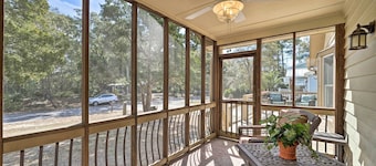 Oak Island Getaway w/ Yard - Walk to Beach!