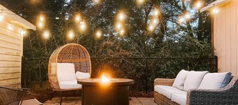 Oak Island Getaway w/ Yard - Walk to Beach!