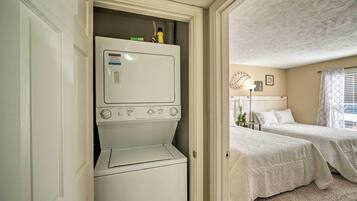 Apartment (1 Bedroom) | Interior