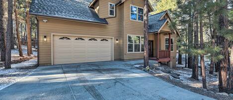 House (4 Bedrooms) | Front of property