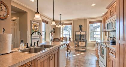 Pet-friendly Home: Grill & Fire Pit in Manhattan