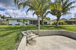 House (3 Bedrooms) | Interior - Bright Home w/ Dock & Canal View in Cape Coral! (Cape Coral)