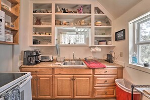 House (2 Bedrooms) | Interior - Half-mi to Trails: Rustic Soda Springs Cabin! (Soda Springs)