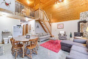 House (3 Bedrooms) | Interior