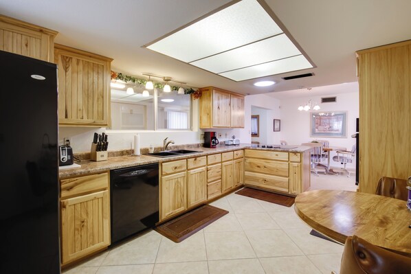 House (2 Bedrooms) | Interior