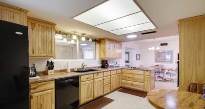 Patio & Mtn Views: 55 + Apache Junction Home!